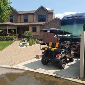 Meet your Posher, Leslie